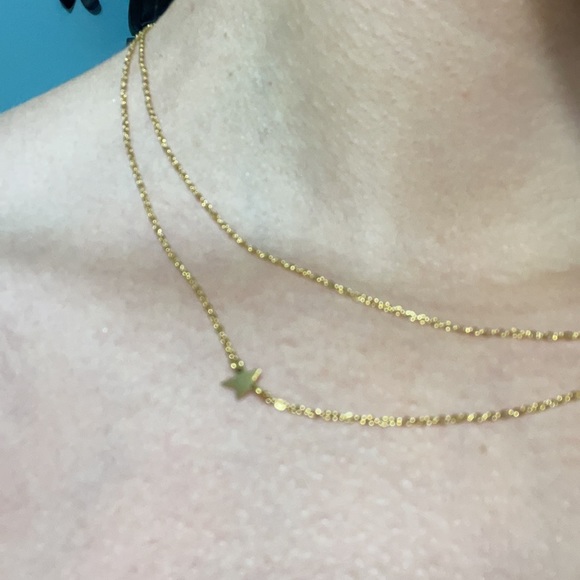 Gold star necklace - Picture 2 of 2